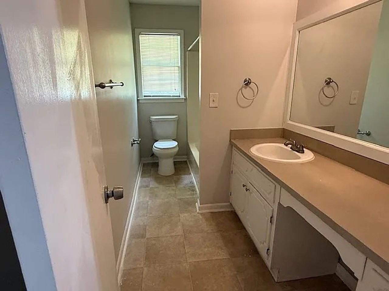 3906 Willowbrook Dr - Photo 2 of 10