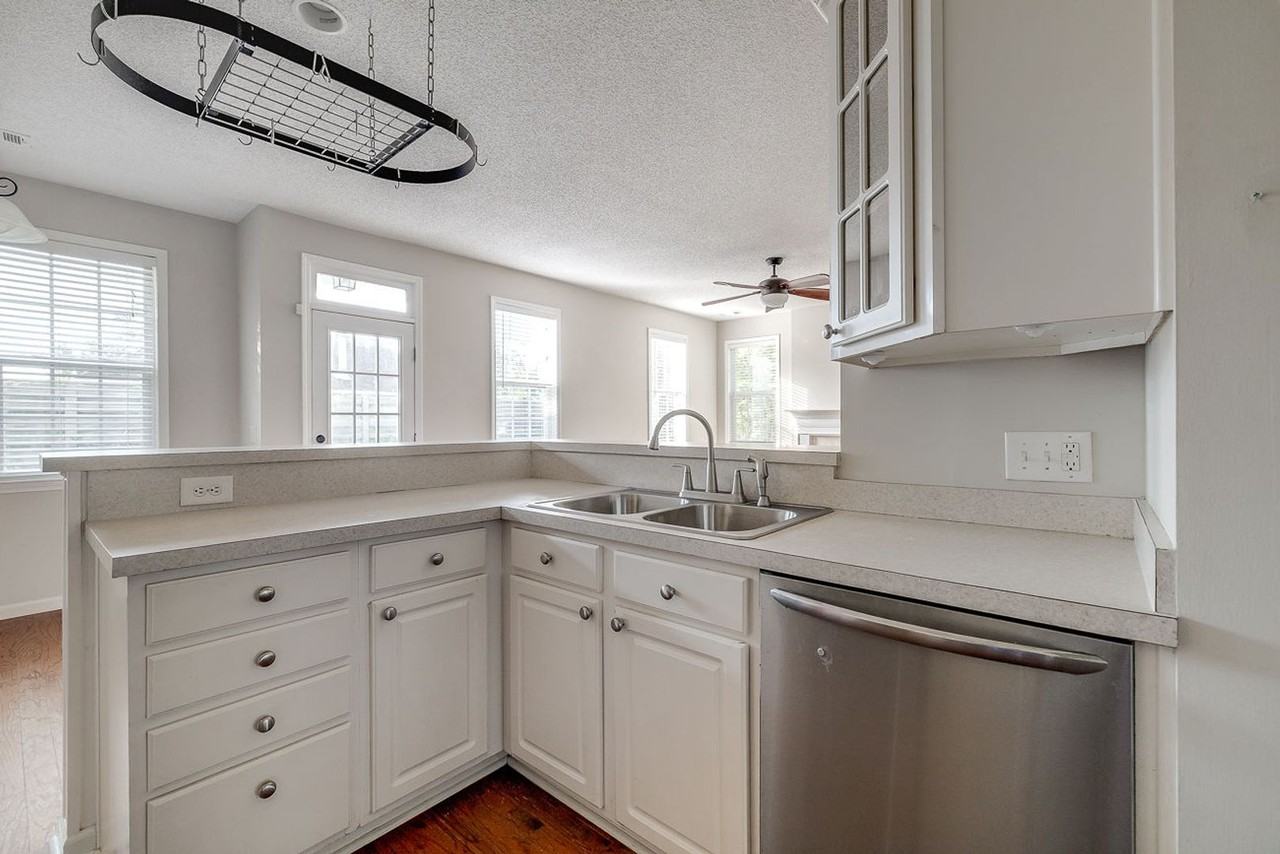 223 Saint Andrews Road - Photo 6 of 37