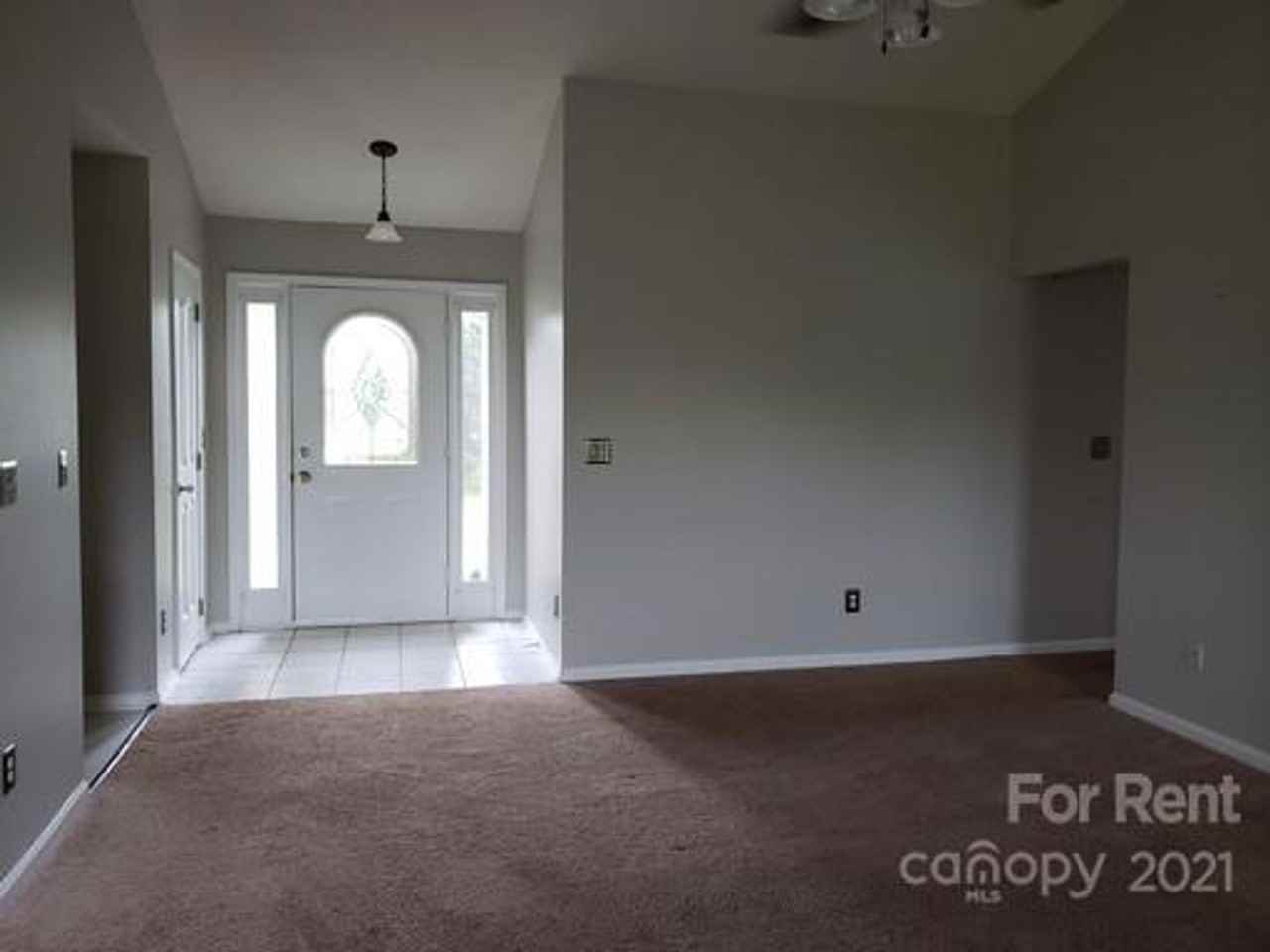 117 Planters Row Rd - Photo 2 of 15