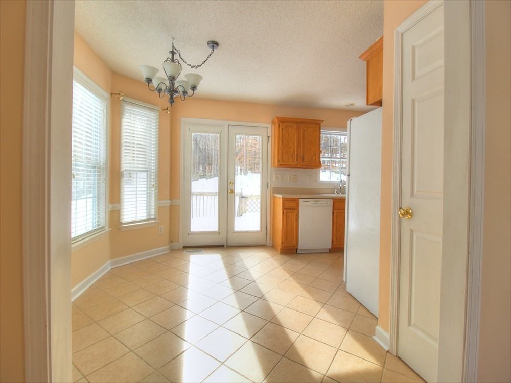 940 Winterside Ln - Photo 3 of 13