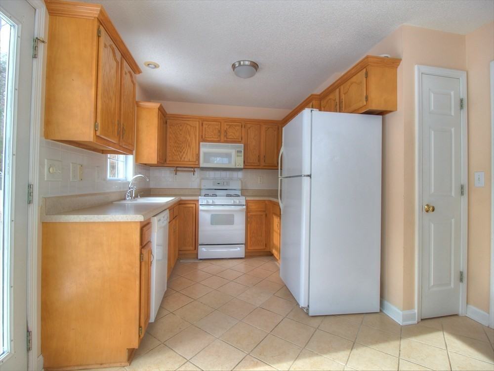 940 Winterside Ln - Photo 4 of 13