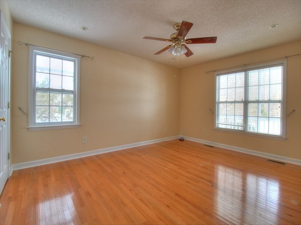 940 Winterside Ln - Photo 5 of 13