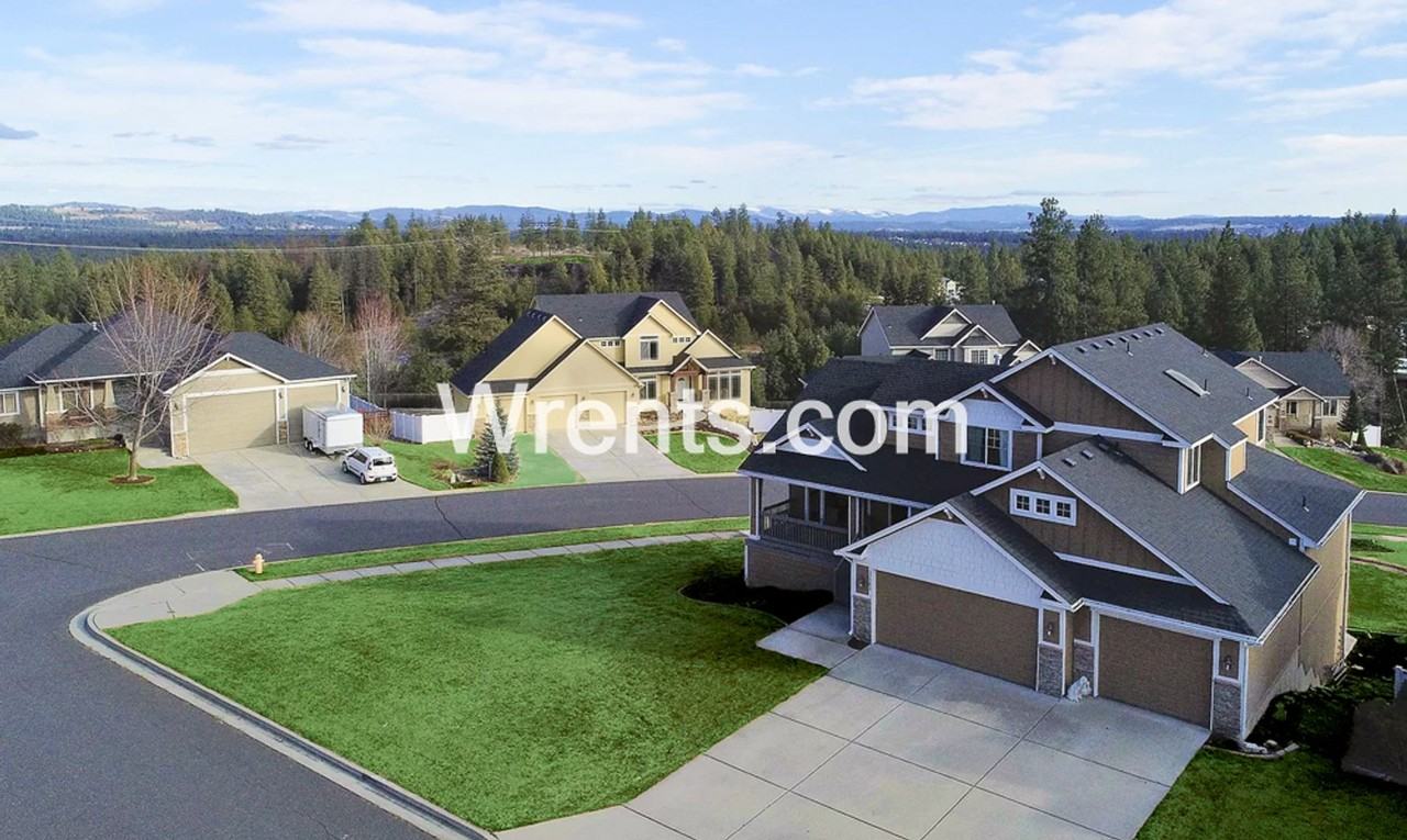 17501 Horseman Dr - Photo 2 of 15