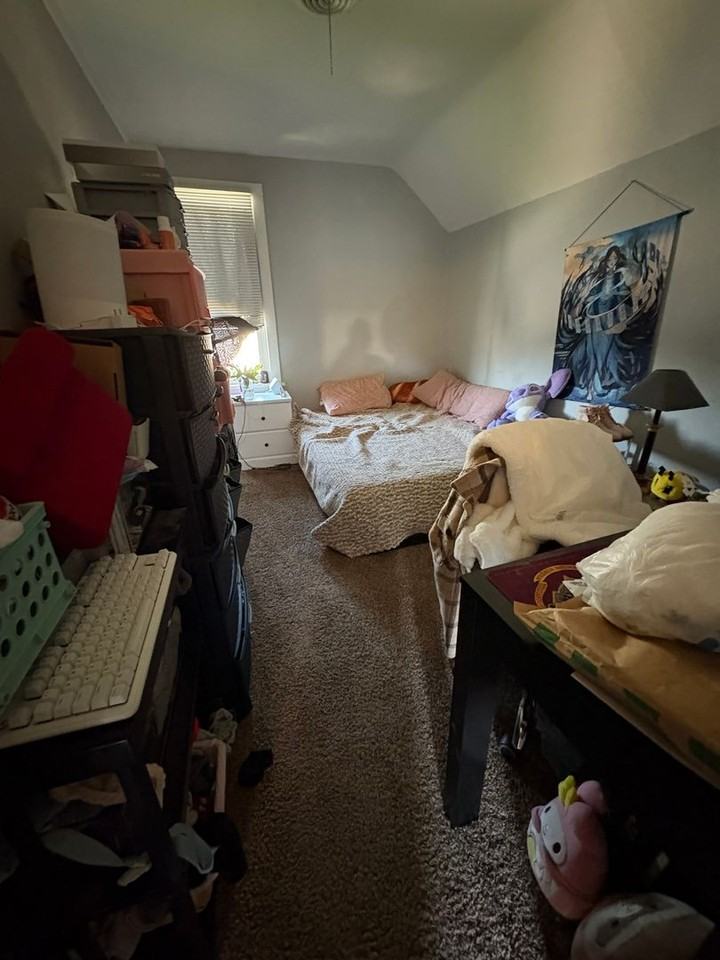 1202 Gillette St - Photo 2 of 10