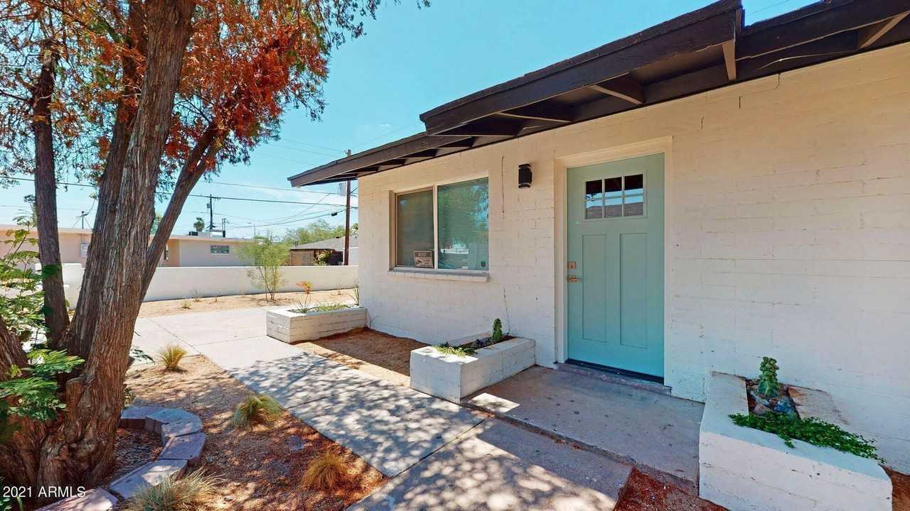 3942 E Earll Dr #1 - Photo 3 of 21