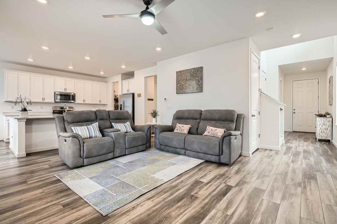 9012 Borrowdale Ln - Photo 3 of 20