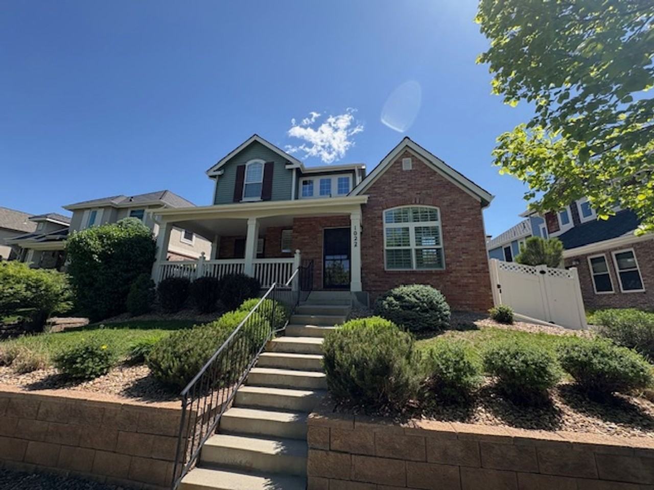 1022 Roslyn St - Photo 3 of 42