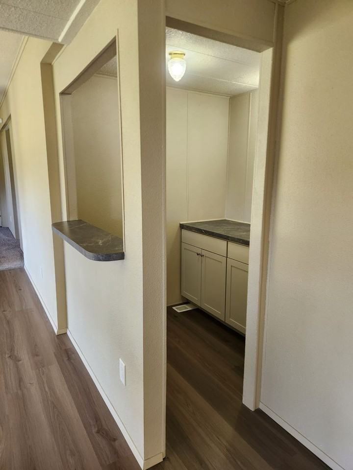 882 Kelly Rd - Photo 5 of 22