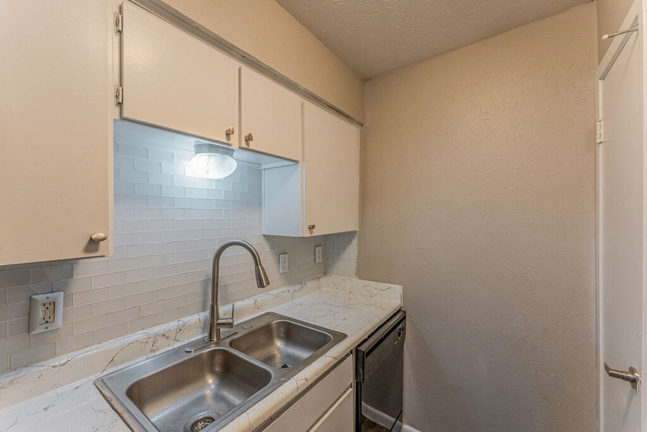 South Crest Apartments: All Bills Paid - Photo 2 of 50