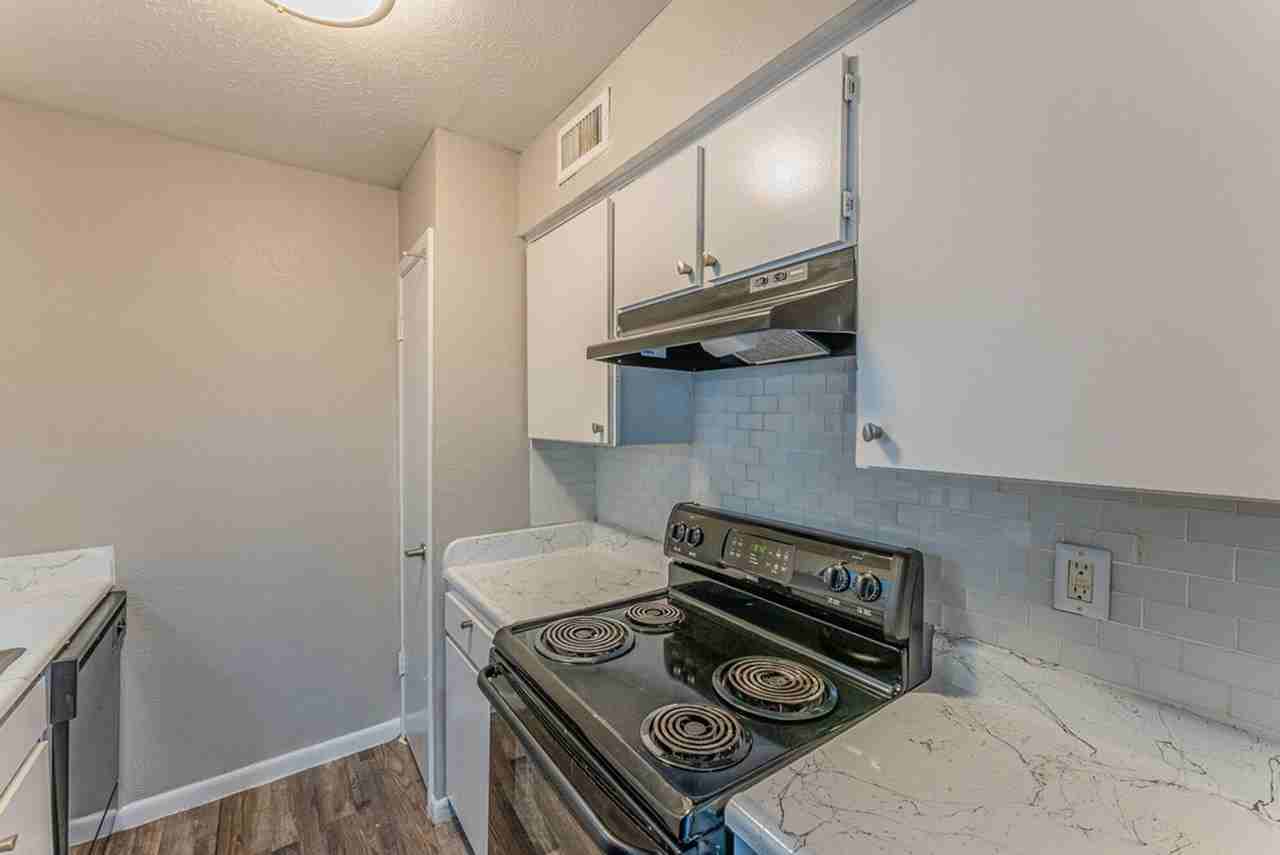 South Crest Apartments: All Bills Paid - Photo 5 of 50