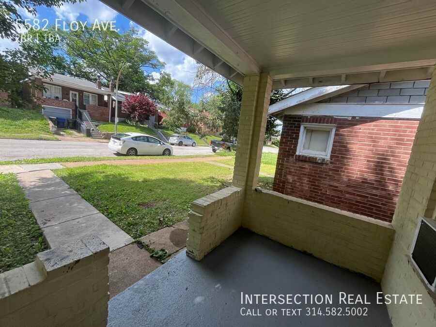 5582 Floy Ave - Photo 3 of 16