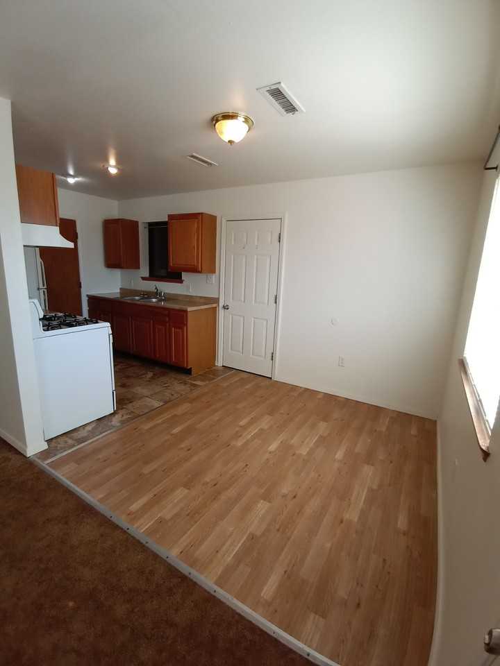 1232 Jelso Ave #NA - Photo 3 of 7