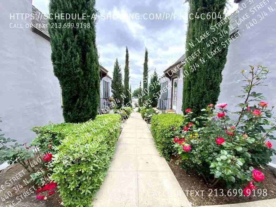 440 3/4 N Lake St - Photo 3 of 31