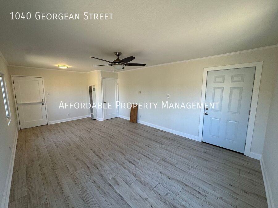 1040 Georgean St - Photo 3 of 13