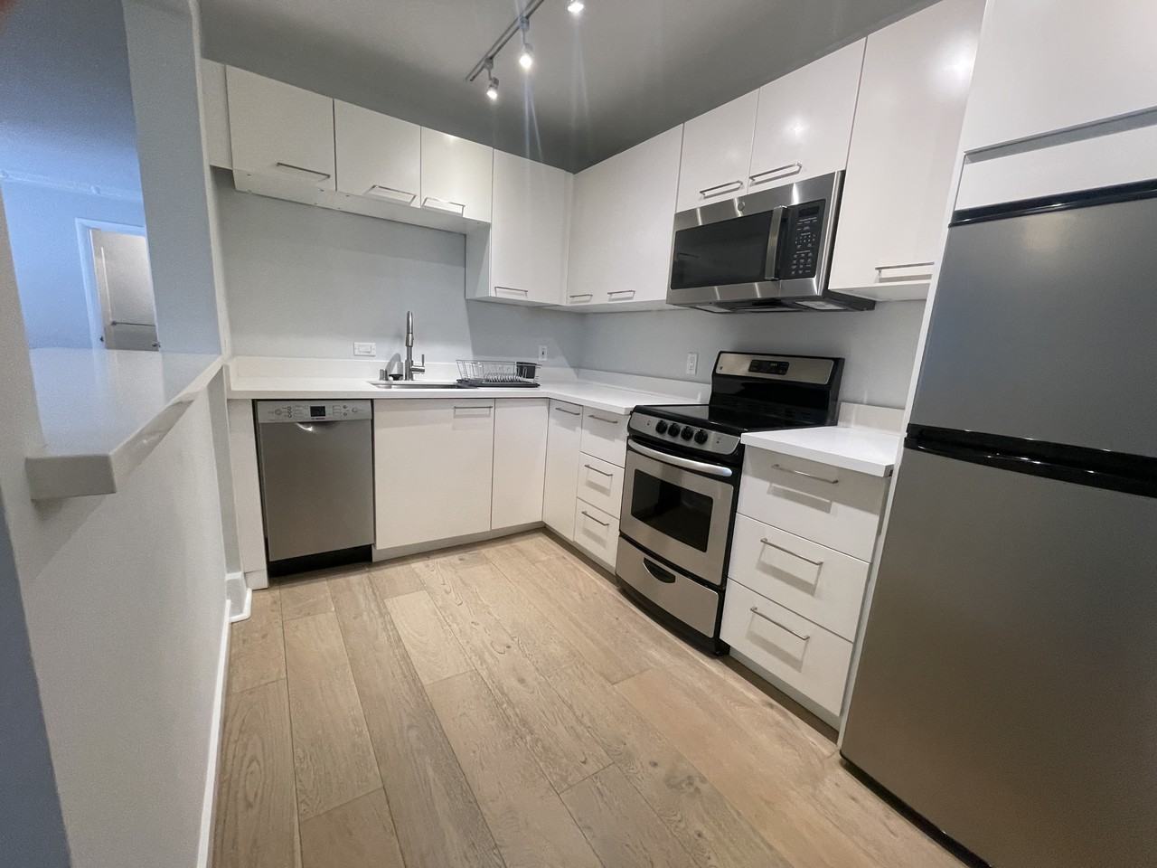 1758 Jackson St - Photo 3 of 14