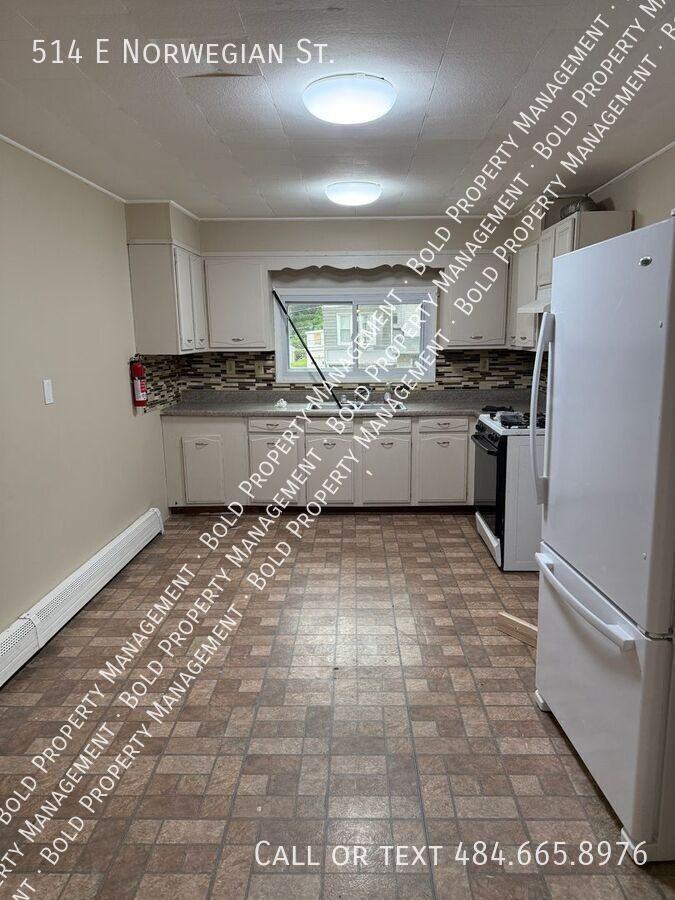 514 E Norwegian St - Photo 3 of 10