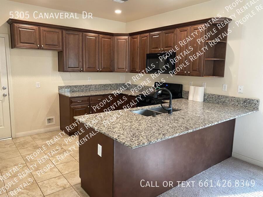 5305 Canaveral Dr - Photo 3 of 18