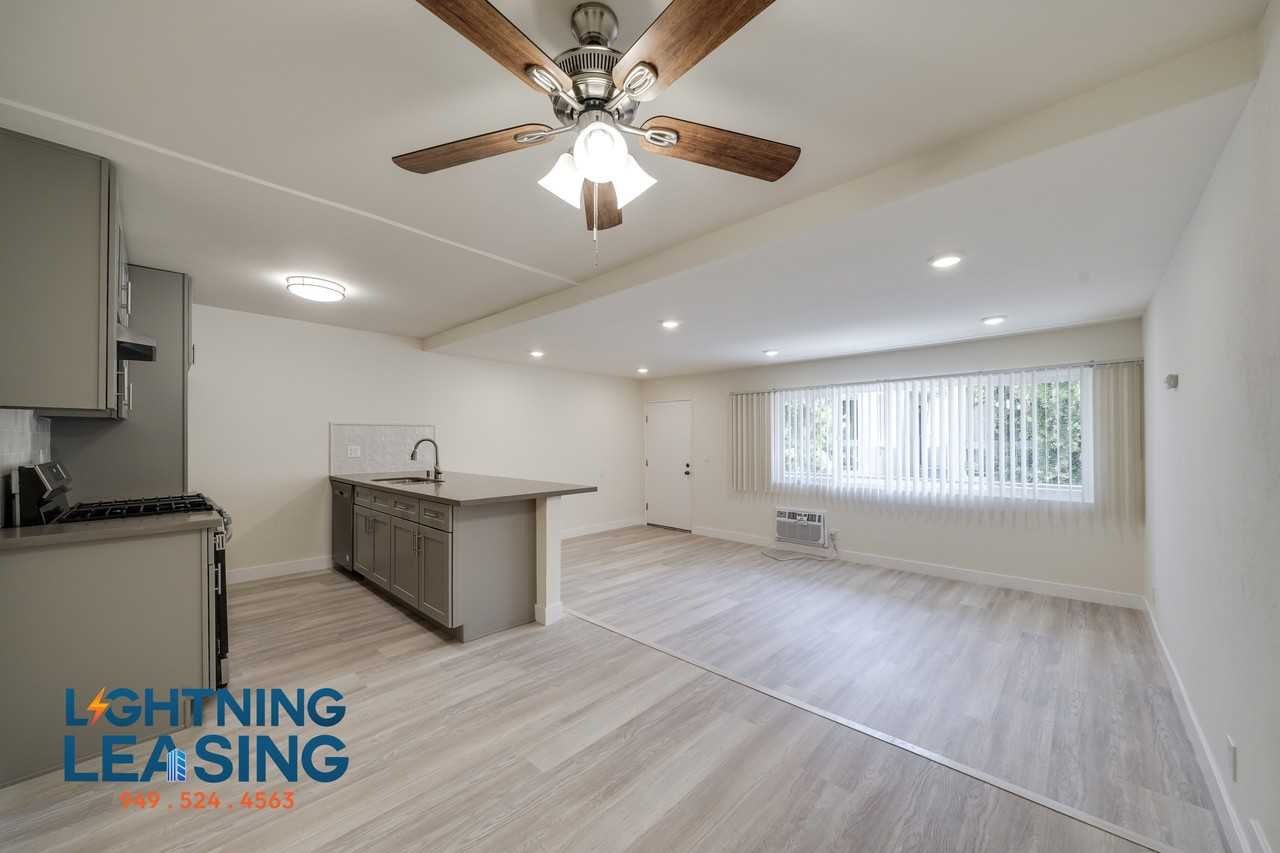 6737 Independence Ave #1A - Photo 2 of 18