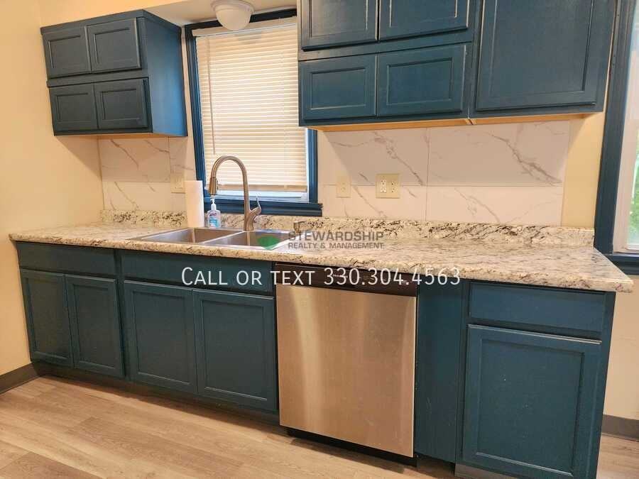 2444 Ogden Ave - Photo 2 of 30