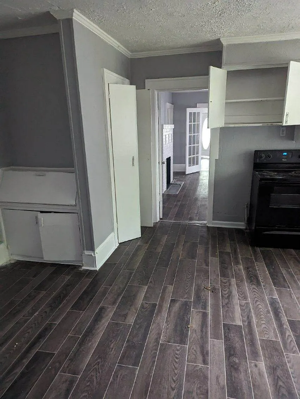 1105 Boulevard - Photo 5 of 10