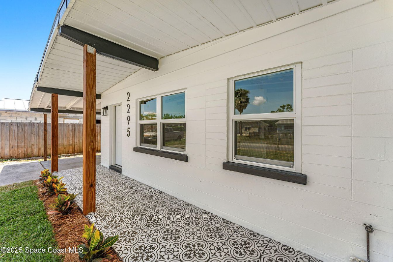 2295 Allan Adale Rd - Photo 2 of 19