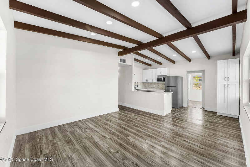 2295 Allan Adale Rd - Photo 3 of 19