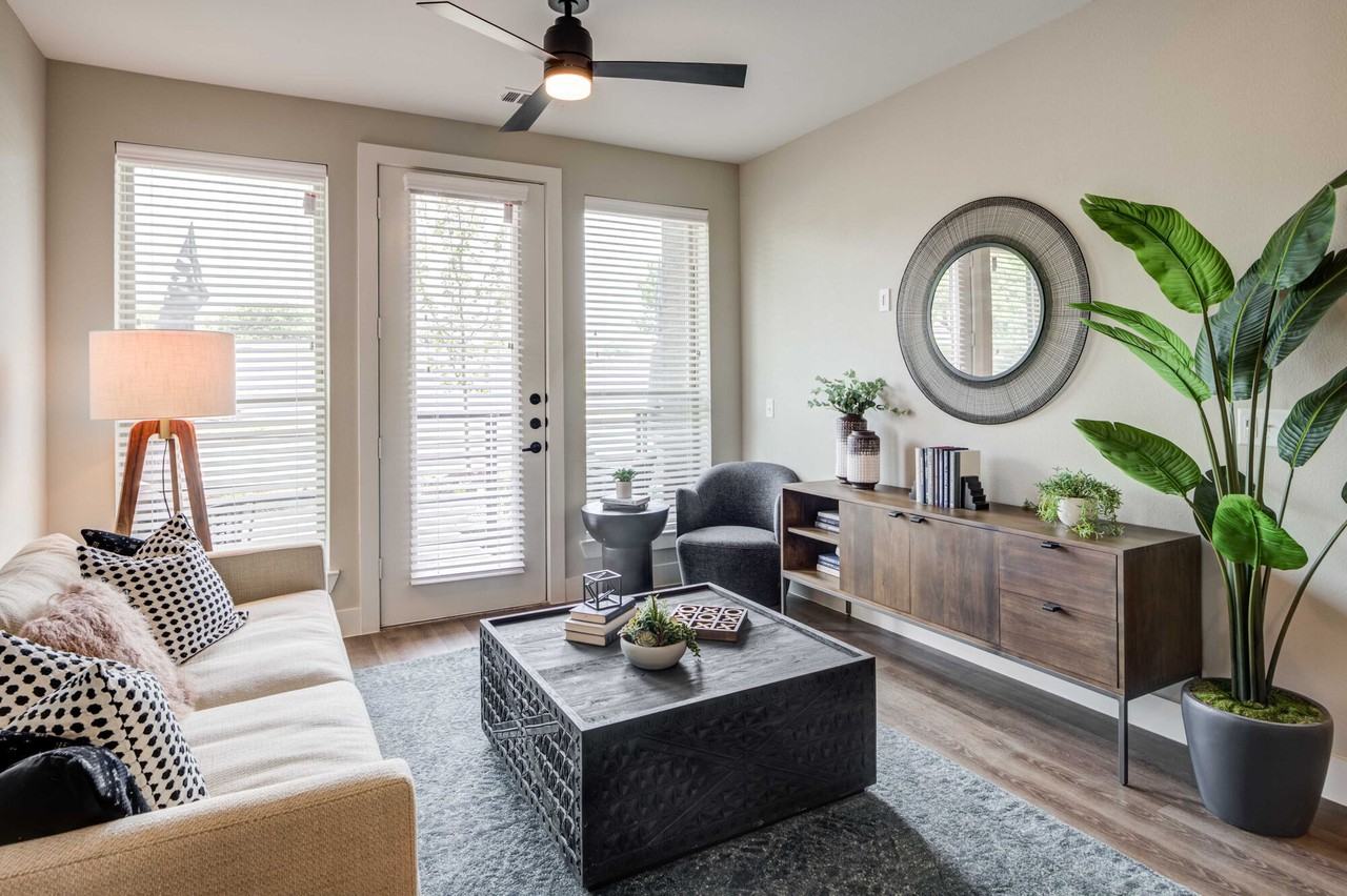 The Huntley - Photo 5 of 20