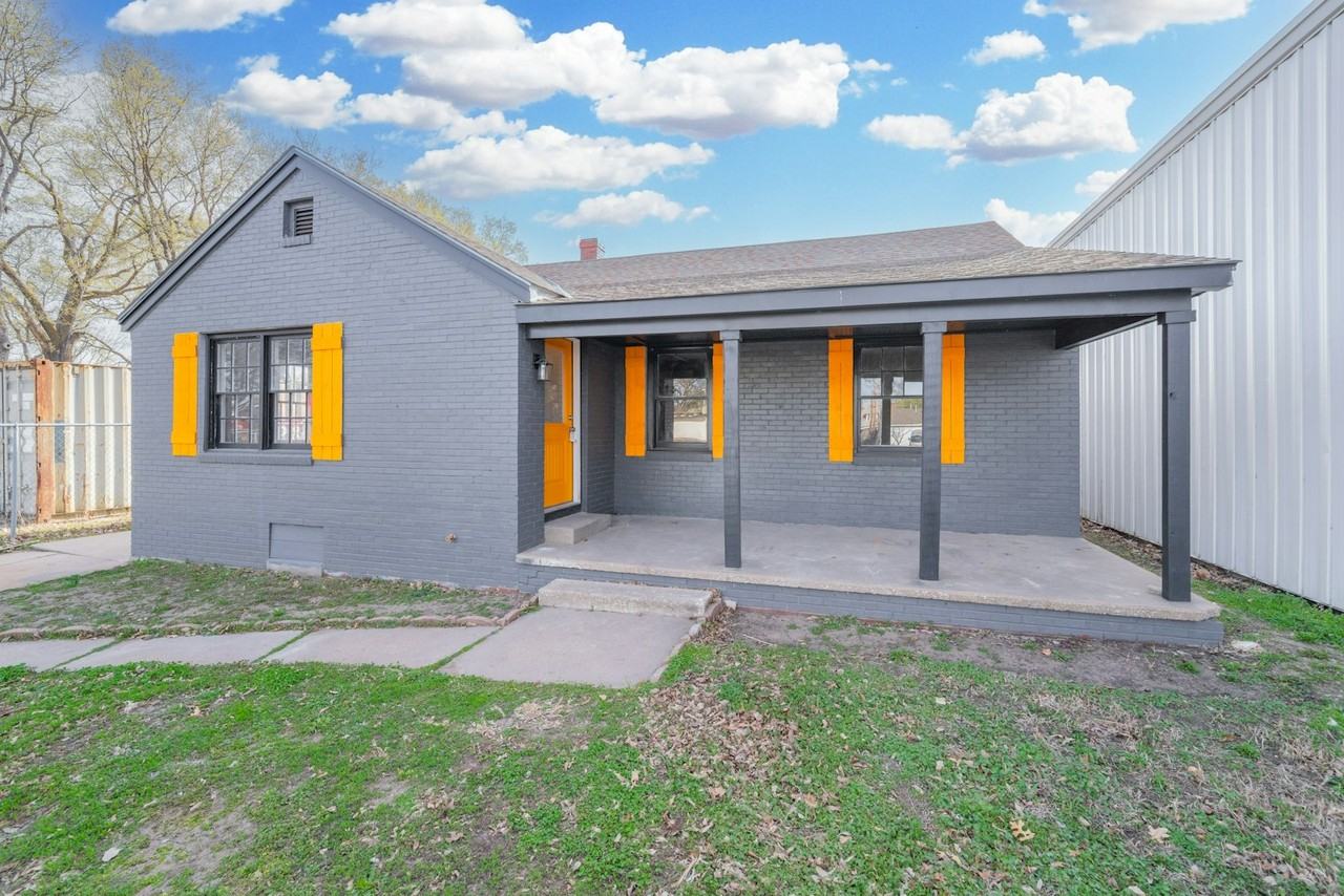 212 New York Street - Photo 2 of 25