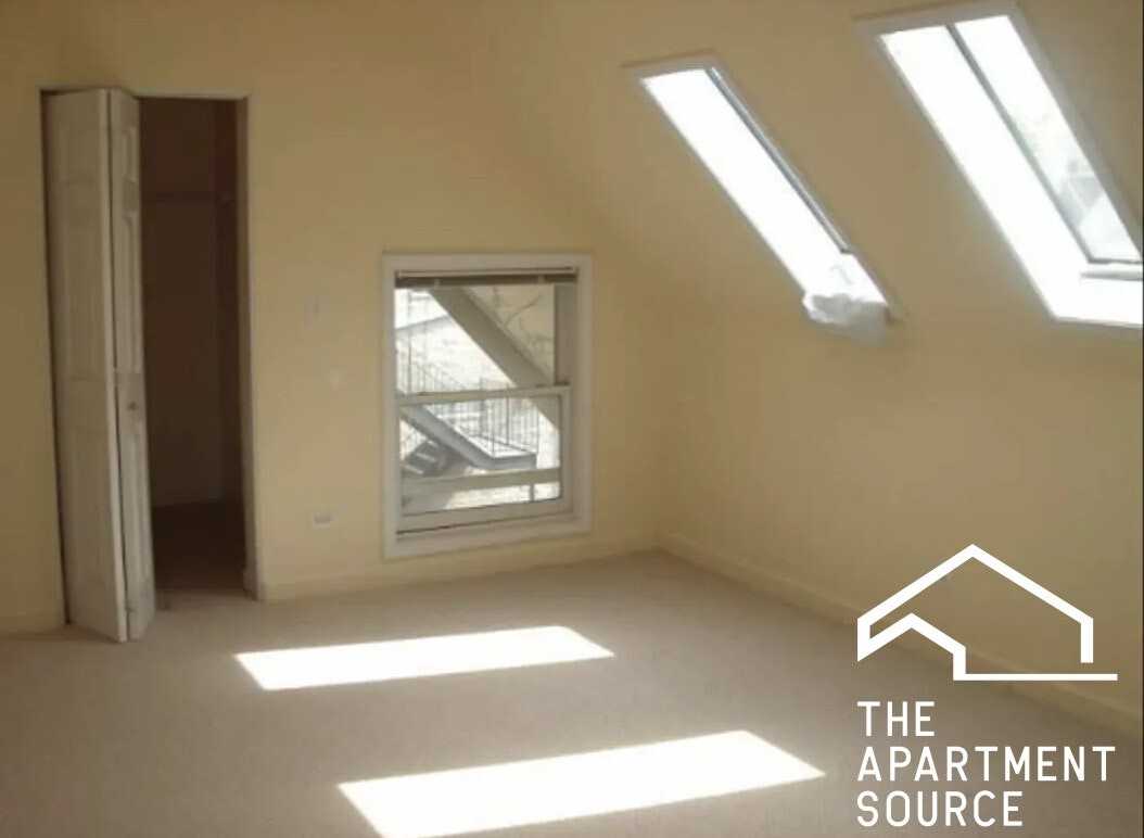 852 West Buckingham Place, Unit R2 - Photo 5 of 11