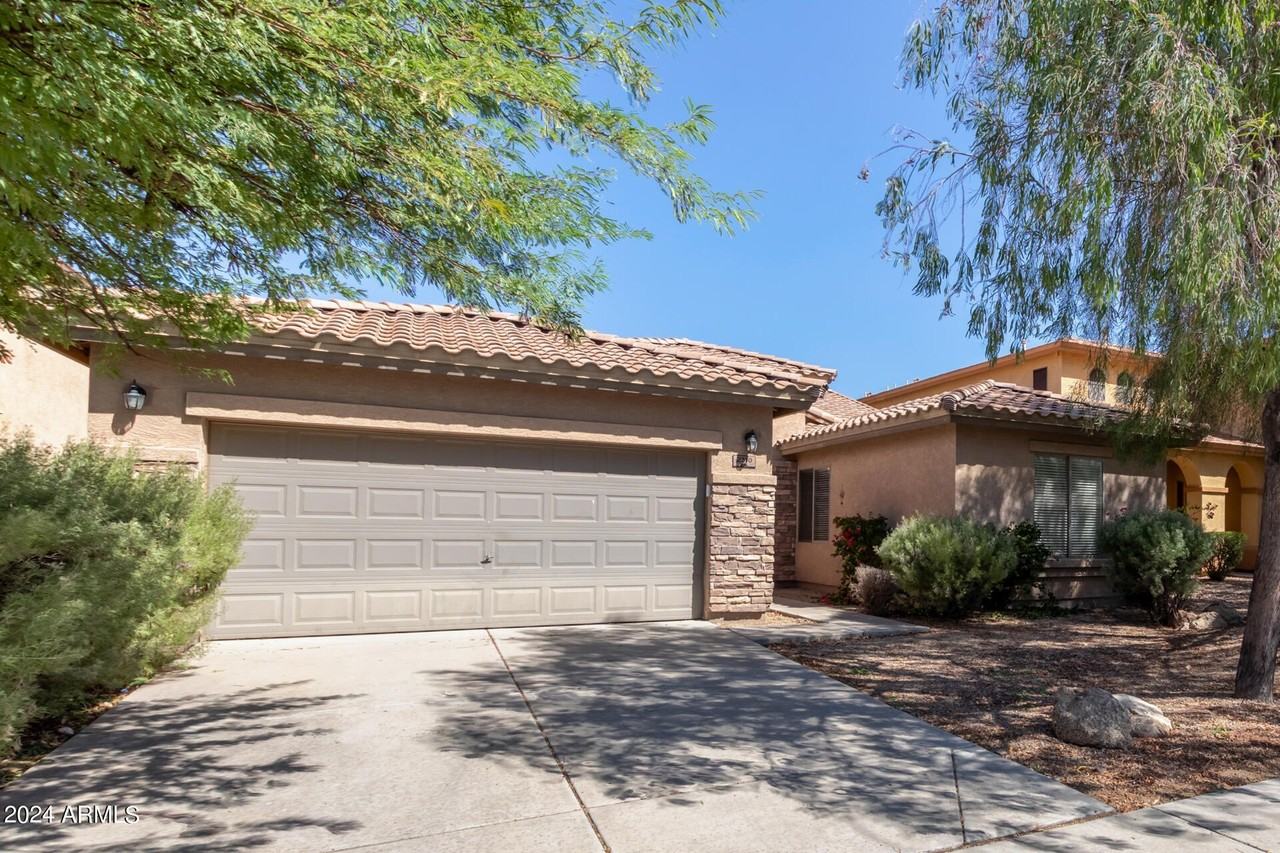 2310 W Spur Dr - Photo 2 of 44