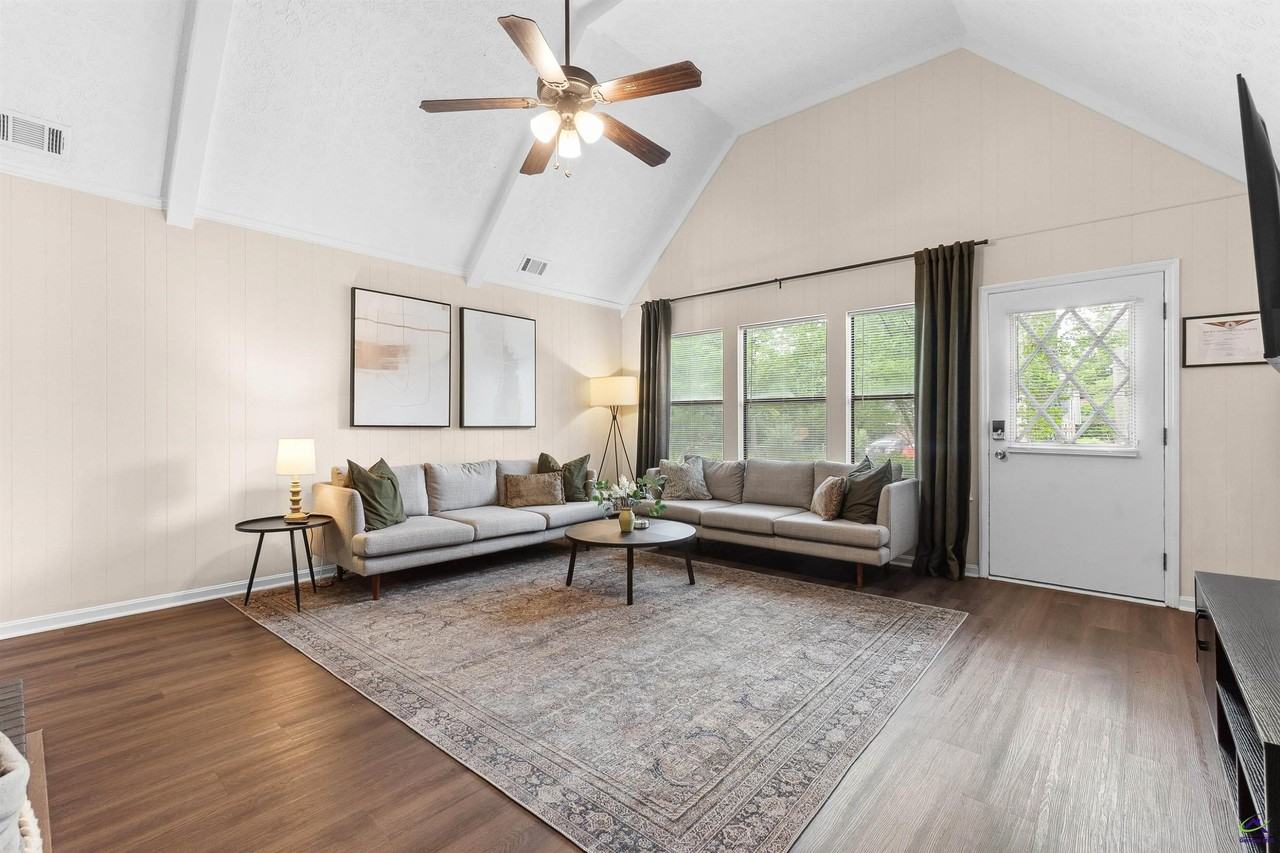 1100 Kenwood Dr - Photo 3 of 41