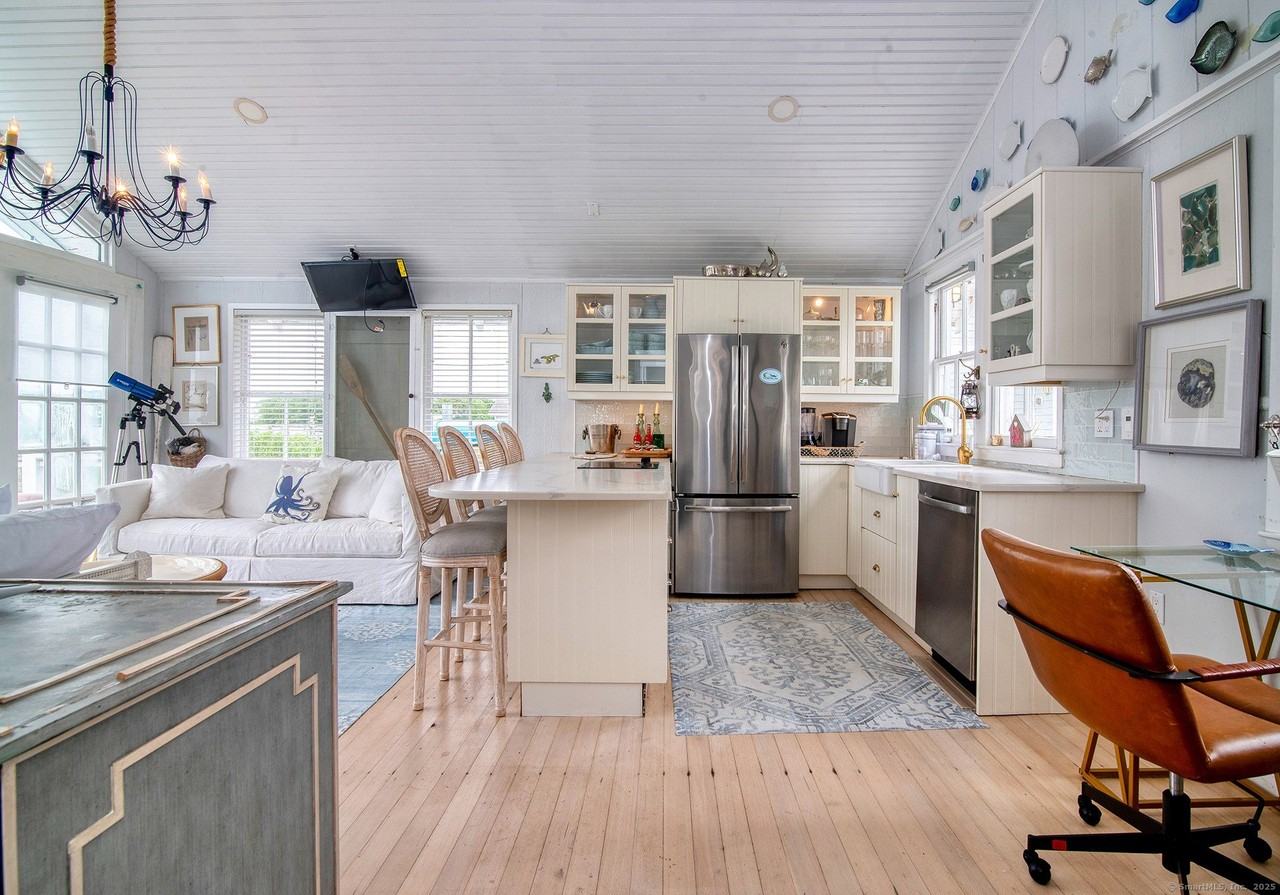 114 Jupiter Point Road - Photo 4 of 24