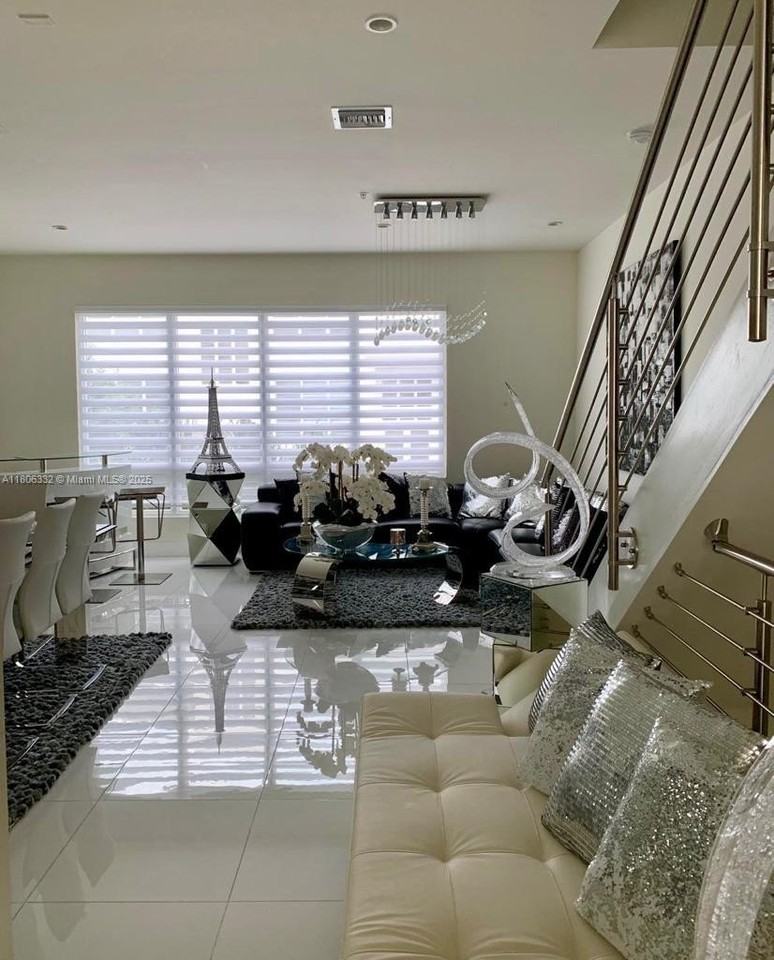 6660 Nw 105th Ct #6660 - Photo 5 of 32