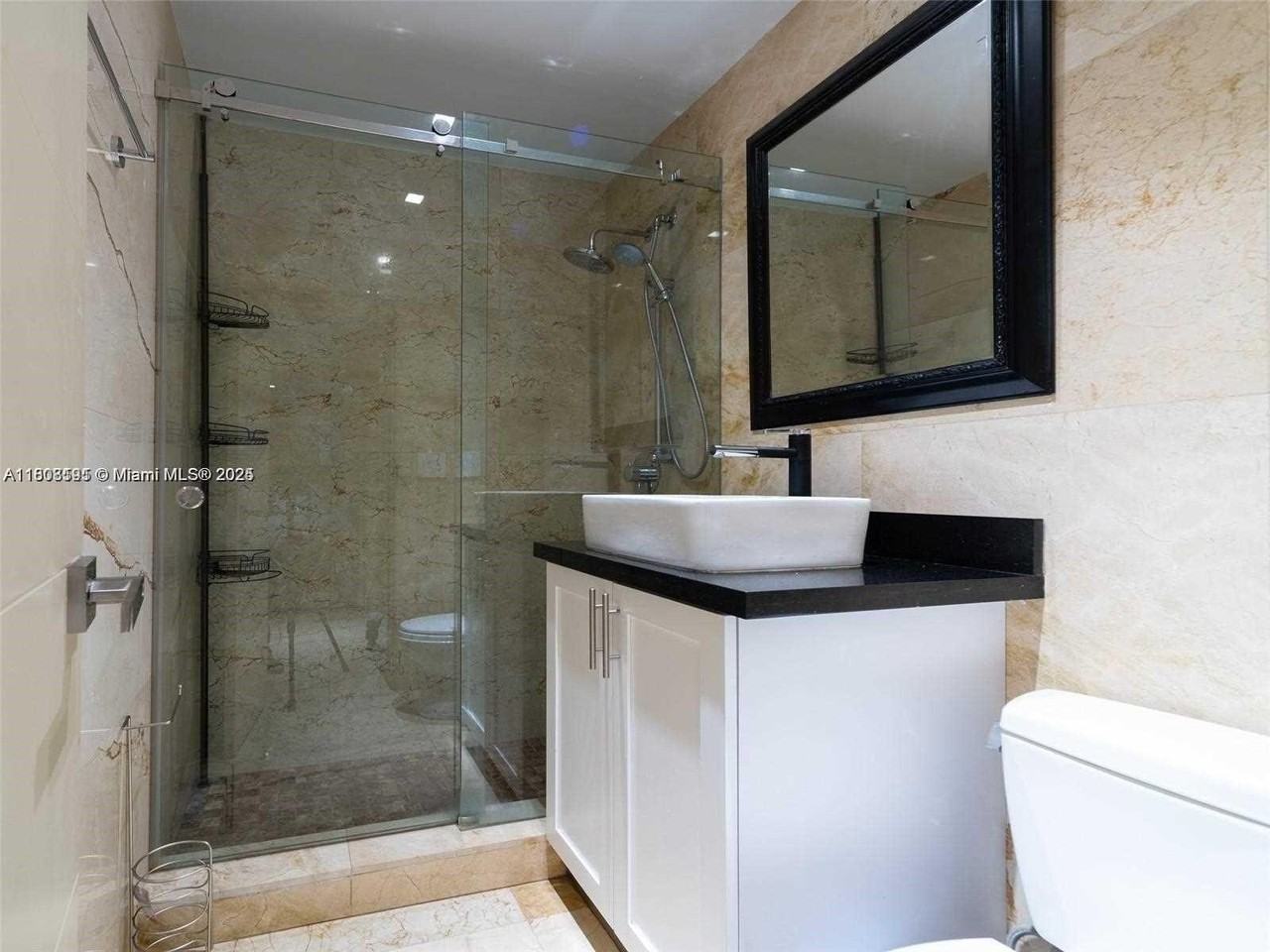 1606 Wiley St - Photo 7 of 23