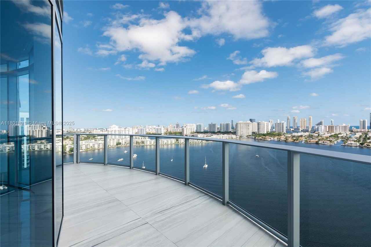 17111 Biscayne Blvd #2311