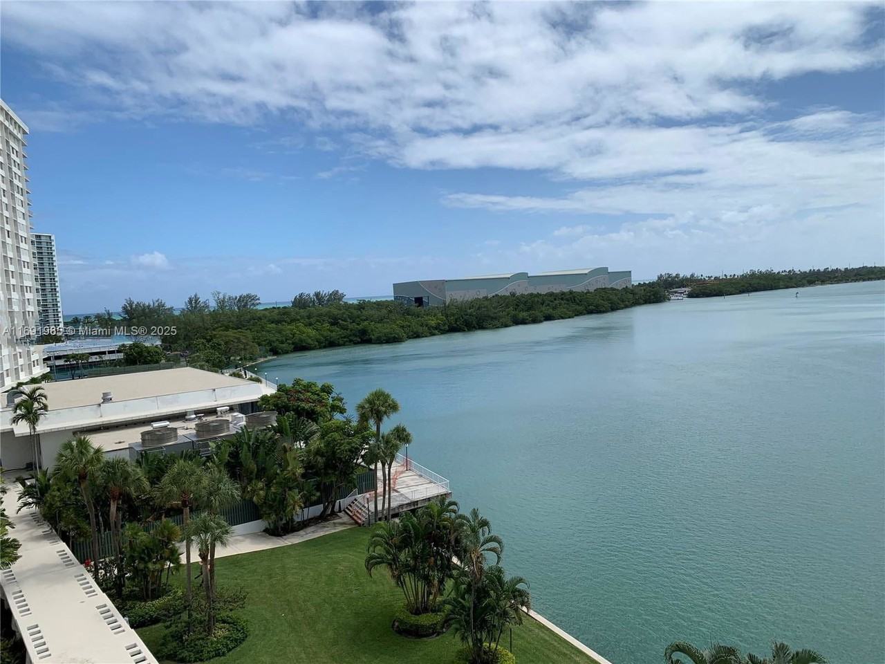 500 Bayview Dr #620 - Photo 2 of 8