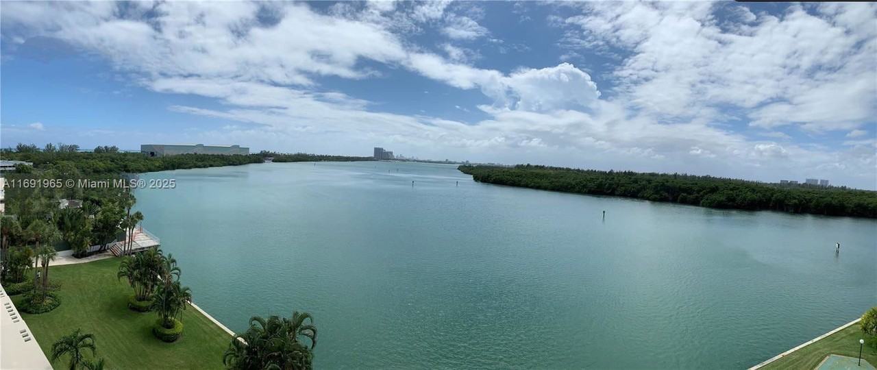 500 Bayview Dr #620 - Photo 4 of 8