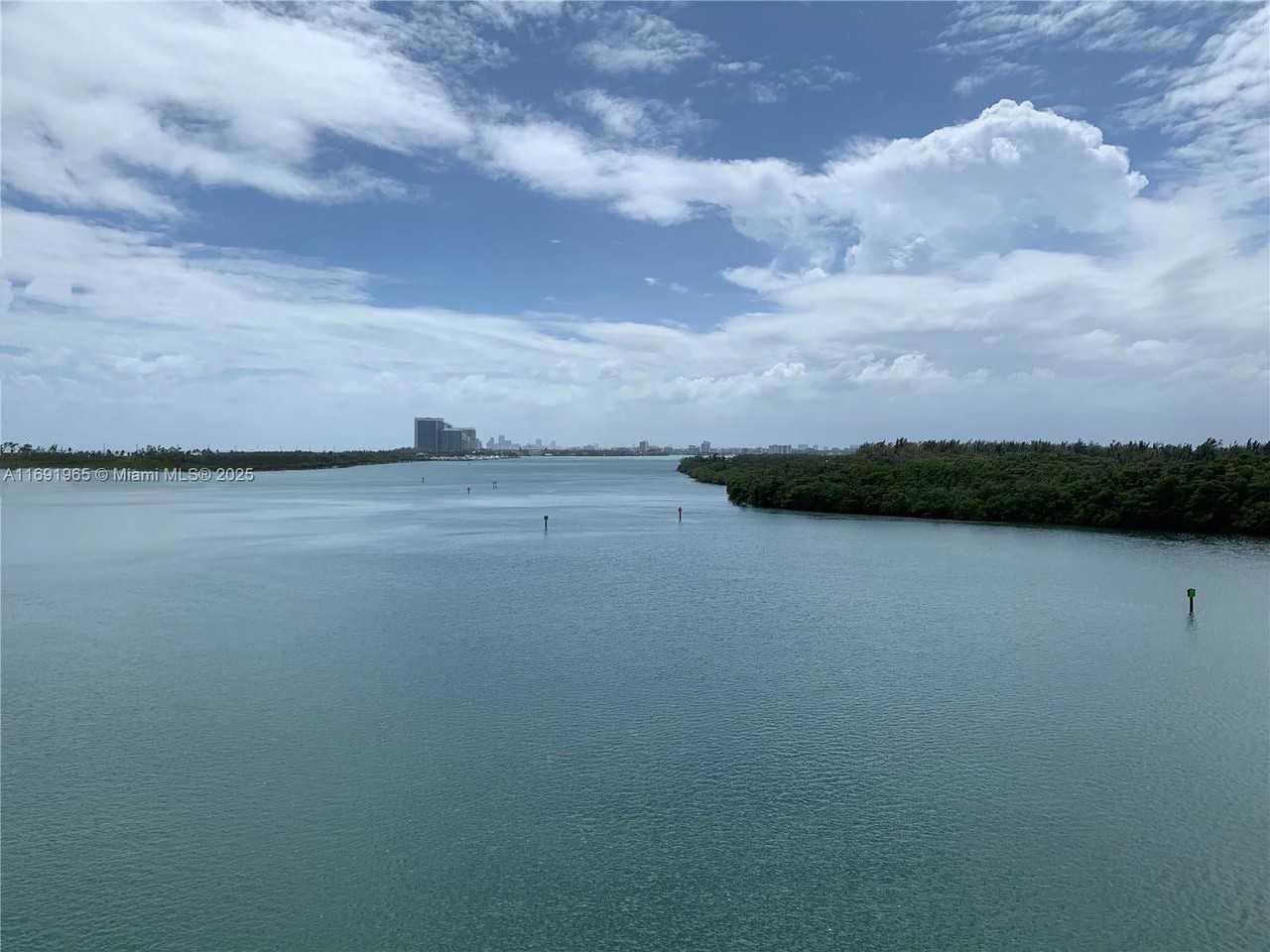 500 Bayview Dr #620 - Photo 5 of 8