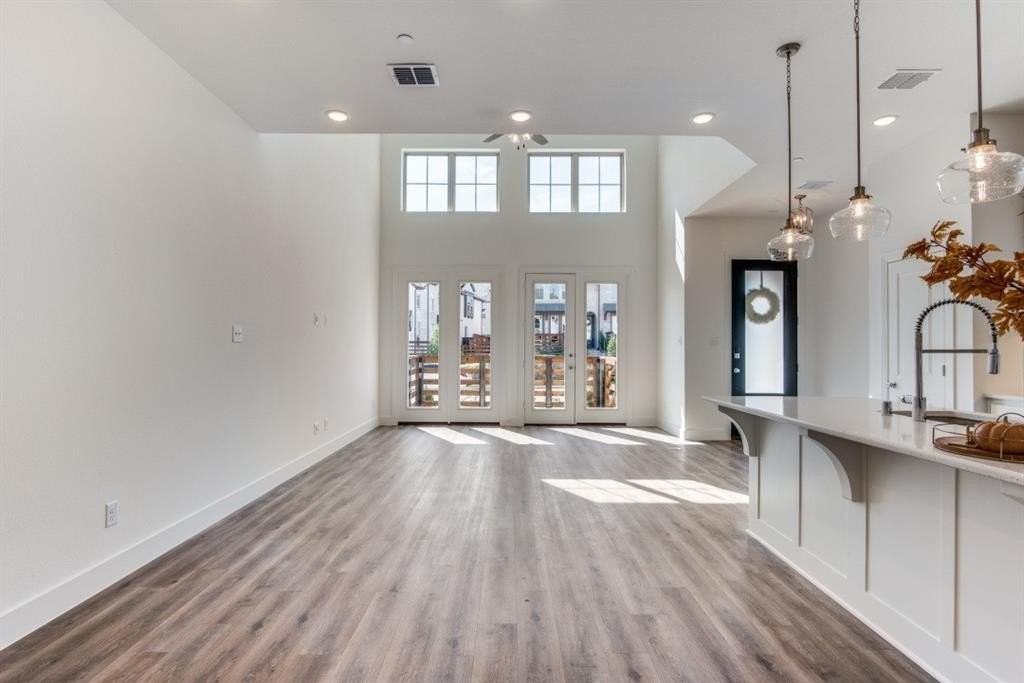 409 Blue Creek Cv - Photo 4 of 31