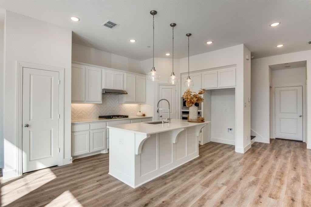 409 Blue Creek Cv - Photo 3 of 31