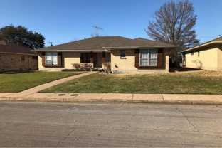 11133 Joymeadow Dr - Photo 1 of 1