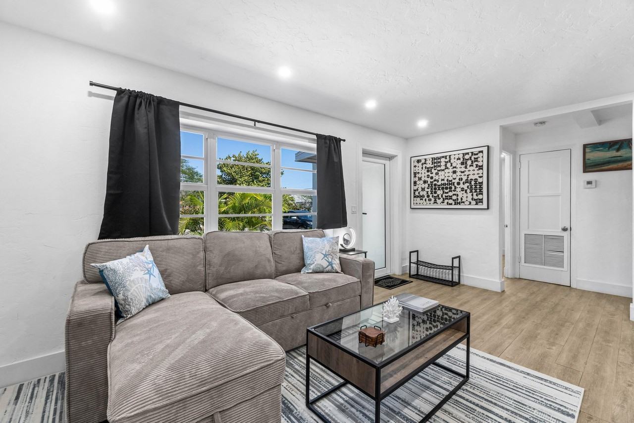 814 Franklin Rd - Photo 2 of 12