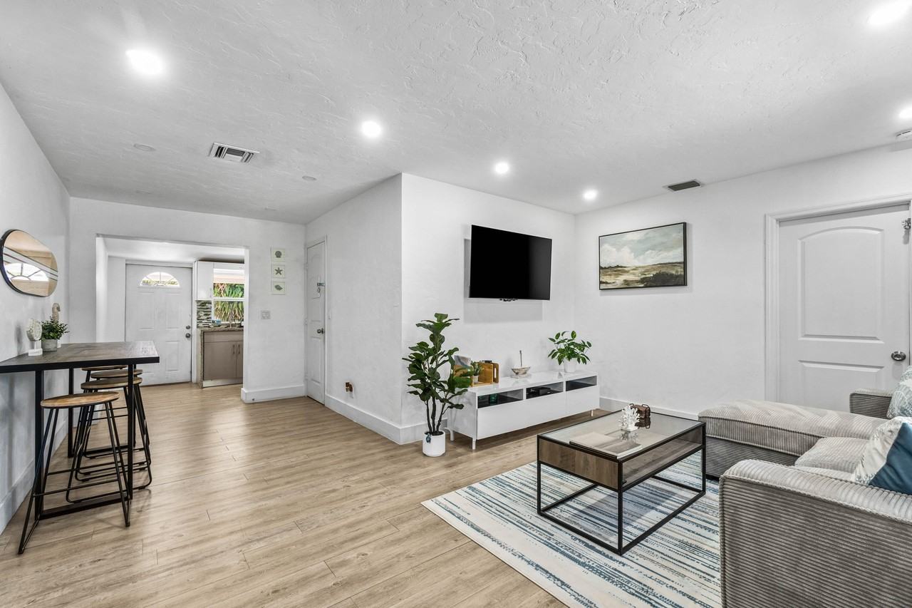 814 Franklin Rd - Photo 3 of 12