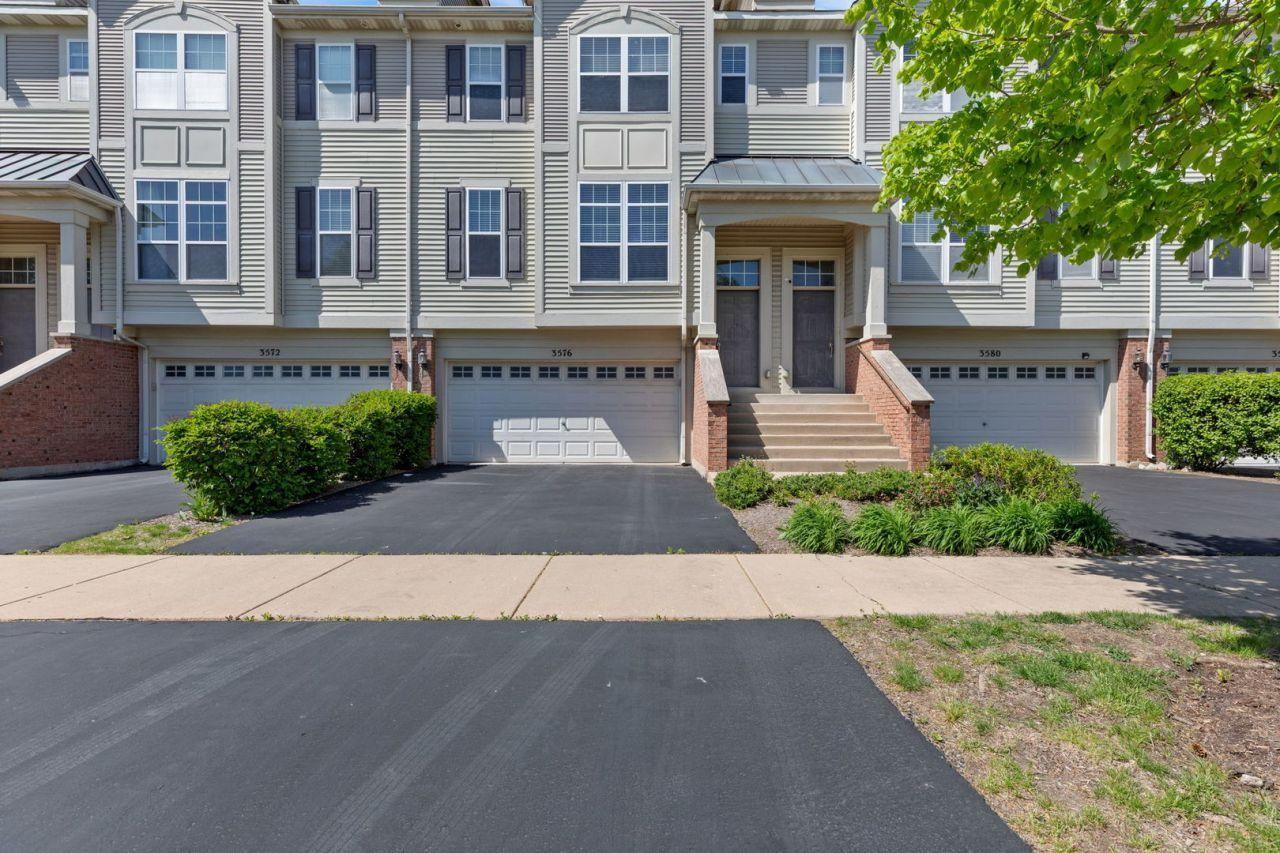 3576 Gabrielle Ln - Photo 2 of 33