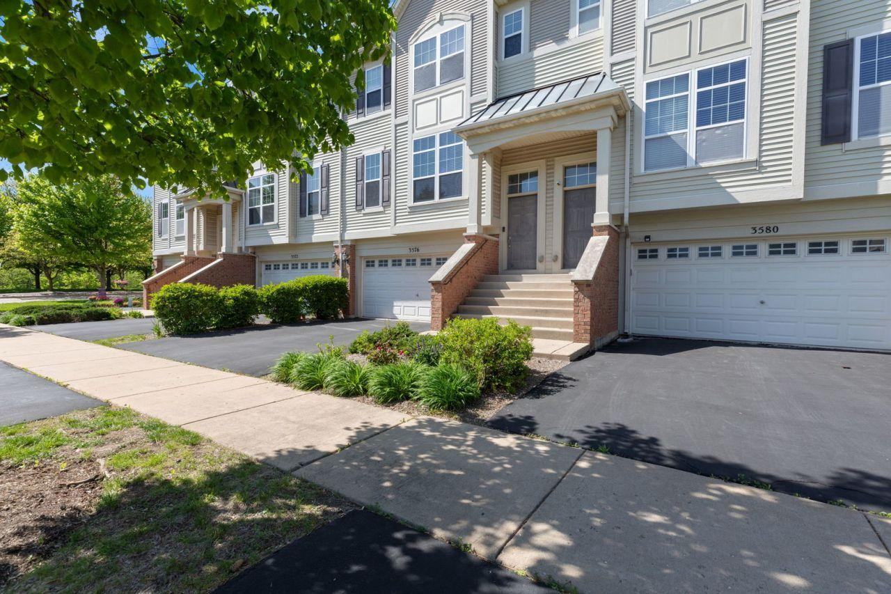 3576 Gabrielle Ln - Photo 4 of 33