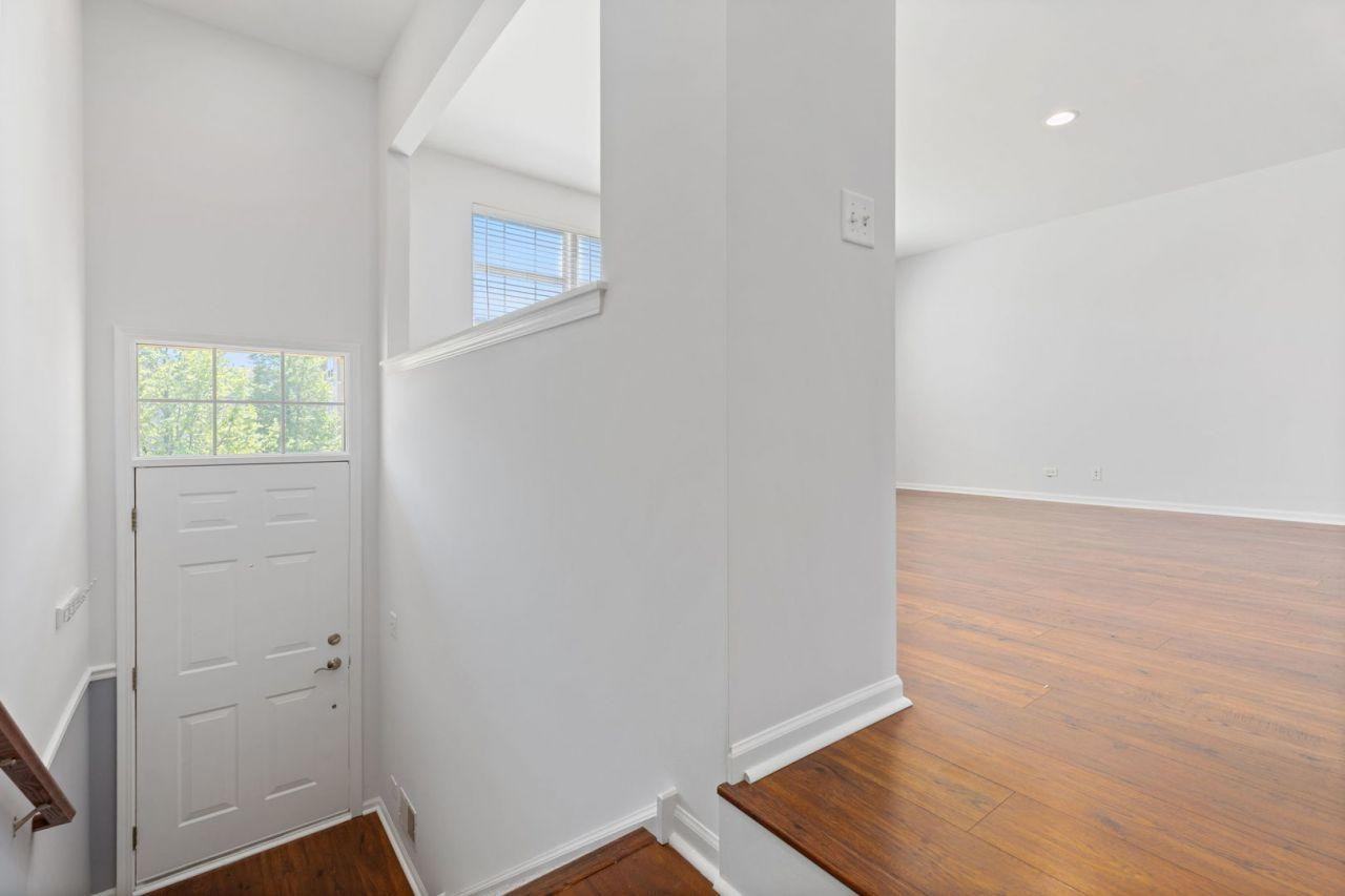 3576 Gabrielle Ln - Photo 5 of 33