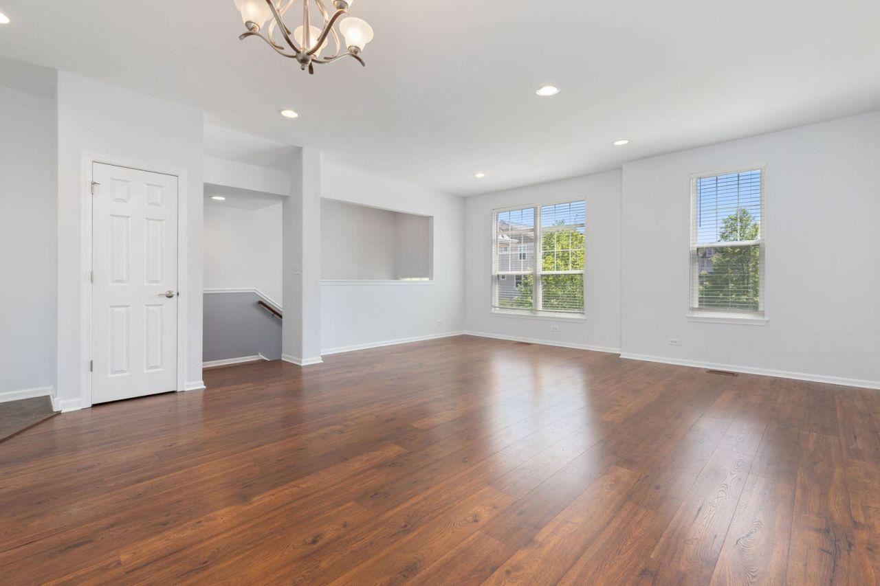 3576 Gabrielle Ln - Photo 7 of 33