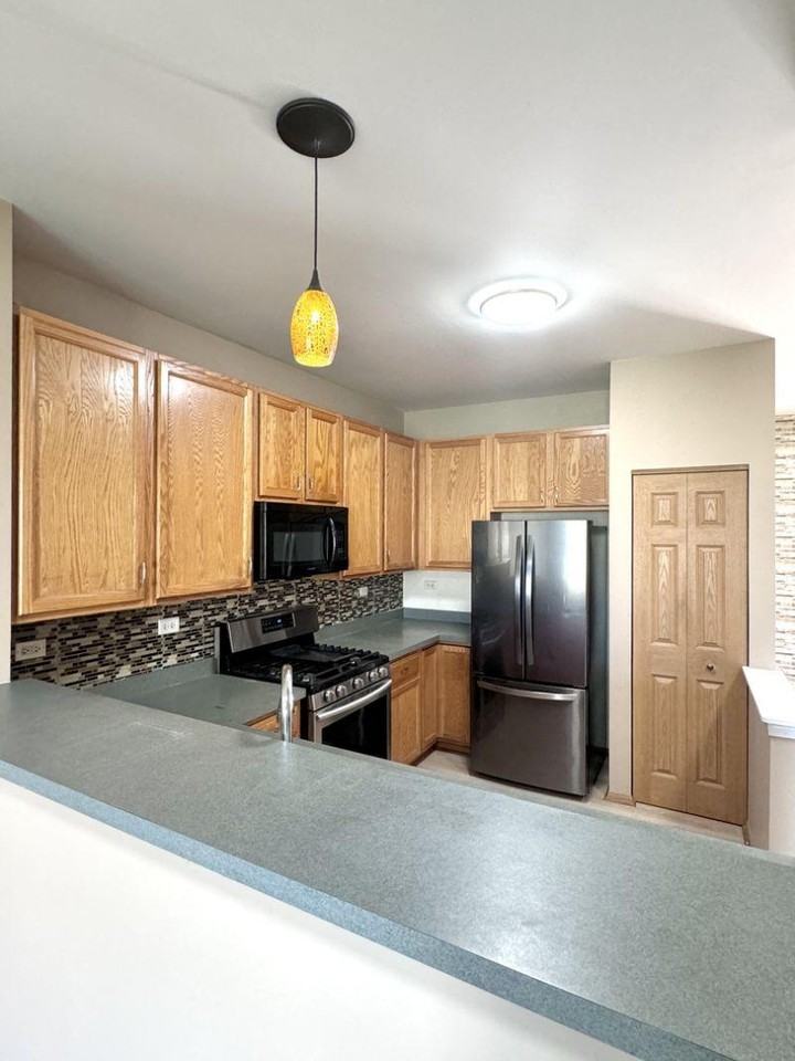 812 Genesee Dr - Photo 6 of 21