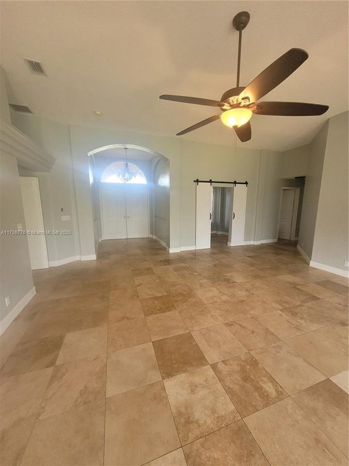 7534 Coconut Blvd - Photo 7 of 38