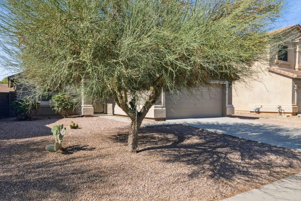 16579 W Marconi Ave - Photo 2 of 26